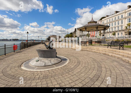 Sculpture du navigateur dans le parc Kennedy, le long de l'esplanade, Cobh, dans le comté de Cork, Province de Munster, République d'Irlande. Banque D'Images