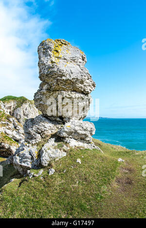 Rock à Kinbane Head, dans le comté d'Antrim, en Irlande du Nord. Banque D'Images