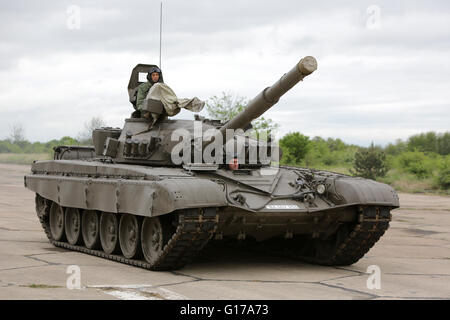 Sofia, Bulgarie - 4 mai 2016 : Des soldats de l'armée bulgare se préparent pour un défilé pour la journée de l'armée. Ils font l'essai des Banque D'Images