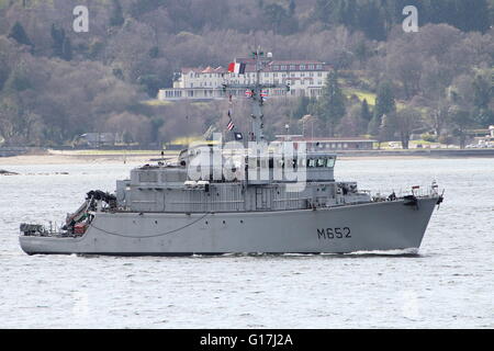 FS Céphée (M652), un Centaure-classe (tripartite) démineur de la marine française, part pour l'exercice Joint Warrior 16-1. Banque D'Images