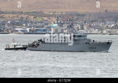 FS Céphée (M652), un Centaure-classe (tripartite) démineur de la marine française, part pour l'exercice Joint Warrior 16-1. Banque D'Images