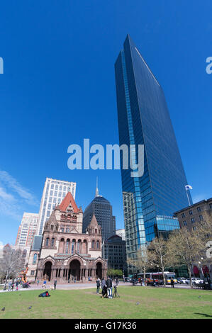 200 Clarendon Tower (John Hancock Tower) et l'église Trinity, Copley Square, Boston, Massachusetts, USA Banque D'Images