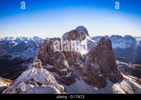 Pic de Montagne, Dolomites, Italie prises à partir d'hélicoptères de Banque D'Images