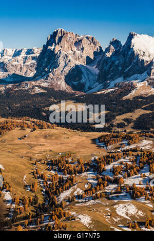 Paysage de montagne, Dolomites, Italie prises à partir d'hélicoptères de Banque D'Images