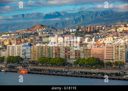 La lumière du soleil tôt le matin plus de Santa Cruz de Tenerife, Canaries, Espagne Banque D'Images