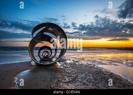 Mary's Shell,coucher du soleil à cleveleys,fylde coast, Lancashire, Angleterre,uk,europe,l'énorme coquille de conque a été conçu et créé à C Banque D'Images