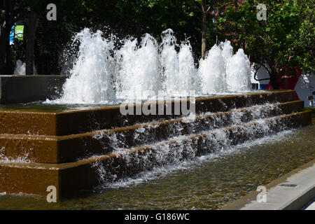 Fontaines de Yerba Buena Gardens, San Francisco, Californie Banque D'Images