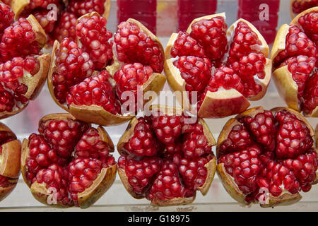 Close up de couper les grenades Banque D'Images
