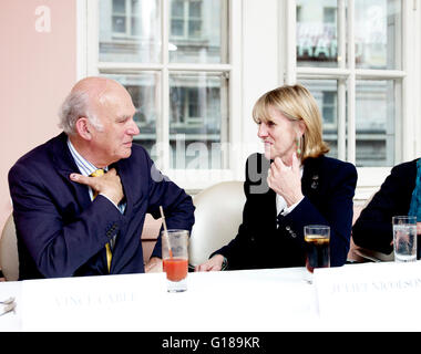 Vince Cable et Juliette Nicolson au déjeuner littéraire Oldie 10/05/16 Banque D'Images