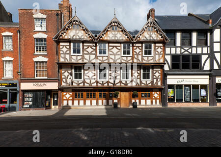 Le pub Robert Raikes House. Centre-ville de Gloucester, Gloucestershire, Royaume-Uni Banque D'Images