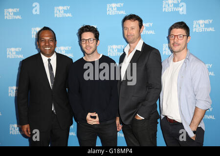 Sydney, Australie. 11 mai 2016. Réalisateurs et acteurs ont participé à la 63ème Festival du film de Sydney à Barnet Lancement du programme Long Room, Customs House, 31, rue Alfred, Circular Quay. Le Sydney Film Festival se déroule du 8 au 19 juin 2016. Sur la photo, du film 'bête', L-R : Co-directeur Tom McKeith, caméraman Mike Steel et co-réalisateur Sam McKeith avec Directeur du Festival Nashen Moodley (extrême-gauche de la photo).. Crédit : Richard Milnes/Alamy Live News Banque D'Images