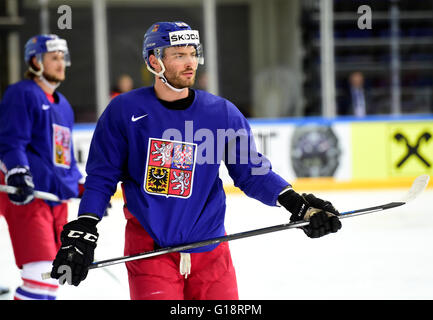 Moscou, Fédération de Russie. Le 11 mai, 2016. Joueur tchèque Robert Kousal est représenté au cours de la session de formation de l'Équipe nationale de hockey tchèque pendant le Championnat du Monde de Hockey sur glace à Moscou, Russie, le 11 mai 2016. © Roman Vondrous/CTK Photo/Alamy Live News Banque D'Images