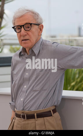 Cannes, France. Le 11 mai, 2016. Réalisateur Woody Allen au Café Society photo film appel à la 69e Festival de Cannes mercredi 11 mai 2016, Cannes, France. Credit : Doreen Kennedy/Alamy Live News Banque D'Images