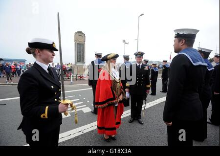 'Équipage du HMS Portland' marquer leur liberté de la ville de Weymouth et Portland au cours d'une cérémonie, la Grande-Bretagne, Royaume-Uni Banque D'Images