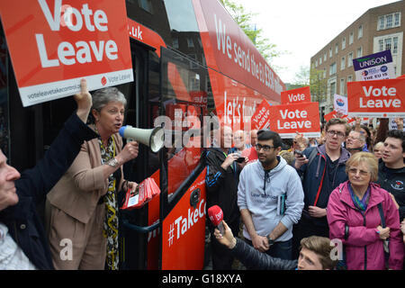 Exeter, Devon, UK. Le 11 mai, 2016. Boris Johnson MP et Gisela Stuart MP lancer la campagne de l'UE quittent le coup d'Exeter --- Crédit : Devon UK @camerafirm/Alamy Live News Banque D'Images