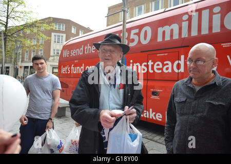 Exeter, Devon, UK. Le 11 mai, 2016. Boris Johnson MP et Gisela Stuart MP lancer la campagne de l'UE quittent le coup d'Exeter --- Crédit : Devon UK @camerafirm/Alamy Live News Banque D'Images