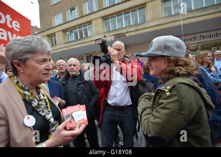 Exeter, Devon, UK. Le 11 mai, 2016. Boris Johnson MP et Gisela Stuart MP lancer la campagne de l'UE quittent le coup d'Exeter --- Crédit : Devon UK @camerafirm/Alamy Live News Banque D'Images