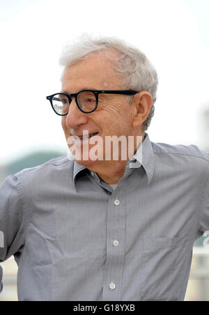 Cannes, France. Le 11 mai, 2016. Woody Allen participant à la Photocall pour Cafe Society au Festivel de Cannes 5 Mai 2016 Crédit : Peter Phillips/Alamy Live News Banque D'Images