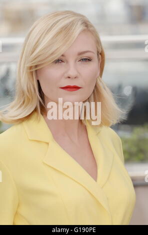 11 mai 2016 - Cannes, France - CANNES, FRANCE - 11 MAI : Kirsten Dunst assiste à la Photocall du jury lors de la 69 e Assemblée annuelle du Festival du Film de Cannes au Palais des Festivals le 11 mai 2016 à Cannes, France. (Crédit Image : © Frederick Injimbert via Zuma sur le fil) Banque D'Images