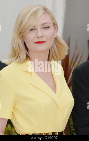 11 mai 2016 - Cannes, France - CANNES, FRANCE - 11 MAI : Kirsten Dunst assiste à la Photocall du jury lors de la 69 e Assemblée annuelle du Festival du Film de Cannes au Palais des Festivals le 11 mai 2016 à Cannes, France. (Crédit Image : © Frederick Injimbert via Zuma sur le fil) Banque D'Images