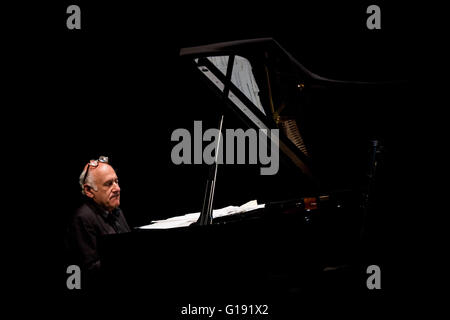 Porto, Portugal. Le 11 mai, 2016. Michael Nyman effectue vivent à la maison de la musique à Porto, Portugal. crédit : Diogo baptista/Alamy live news Banque D'Images