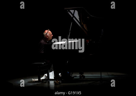 Porto, Portugal. Le 11 mai, 2016. Michael Nyman effectue vivent à la maison de la musique à Porto, Portugal. crédit : Diogo baptista/Alamy live news Banque D'Images