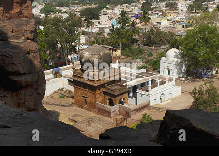 Vue d'une mosquée près de la grotte, Badami, Karanataka, Inde. Banque D'Images