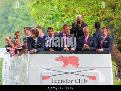 Aviron britannique médaillés des Jeux Olympiques de Londres de 2012 obtenir une réception chaleureuse à Henley-on-Thames, accueil du club Leander Banque D'Images