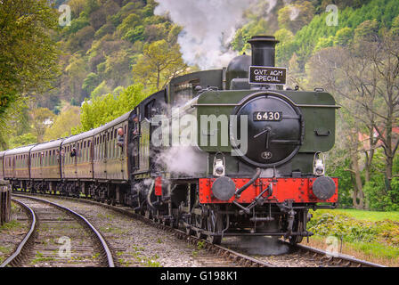 Llangollen Steam et Stars Gala 2009. Les moteurs du réservoir à double tête dirigée par ex GWR 0-6 réservoir-0PT No 6430, au nord du Pays de Galles Denbighshire Banque D'Images