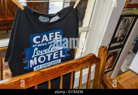 Tee shirts à réception avec des stars célèbres coups de tête sur mur à la Loveless Cafe & Motel, Nashville, TN Banque D'Images