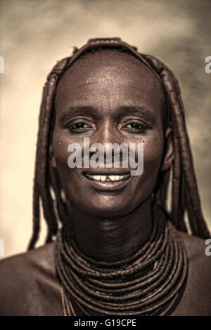 Femme Himba, Skeleton Coast National Park, Namibie, Afrique Banque D'Images