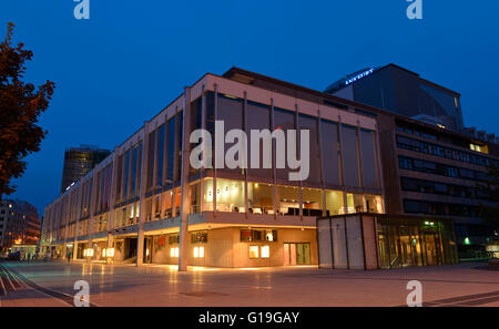 L'opéra, Willy-Brandt-Platz, Francfort sur le Main, Hesse, Allemagne Banque D'Images