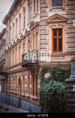 Les détails architecturaux des bâtiments vieux Lviv. Lviv est une ville dans la région de w Banque D'Images