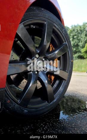 2009 Nissan GT-R R35 part construit supercar japonaise alloy wheel Banque D'Images