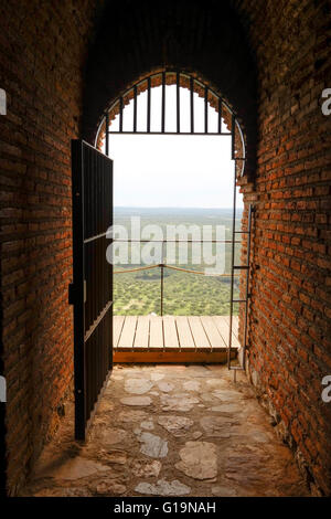 Vue de l'intérieur du château de Monfragüe ruines, parc national Monfrague, Caceres Estrémadure, Espagne Banque D'Images