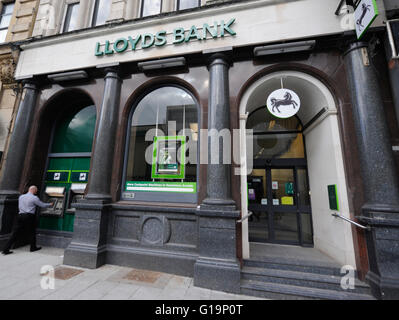 Banque mondiale, de la banque, la LLoyds, DISTRIBUTEUR AUTOMATIQUE,UK Banque D'Images