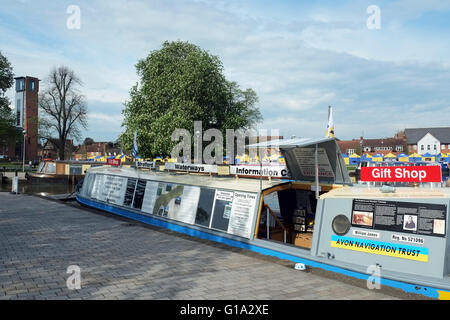 Voies navigables Stratford Centre d'information dans le bassin de Bancroft, Stratford upon Avon, Warwickshire, Angleterre, Royaume-Uni. Banque D'Images