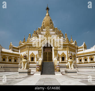 Swe Taw Myat, Buddha Tooth Relic,Pagode Yangon, Myanmar Banque D'Images