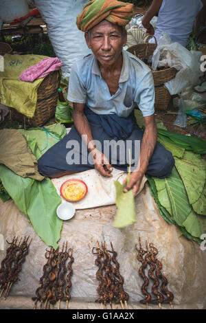 Vendeur de marché près de Kalaw Village, Myanmar Banque D'Images