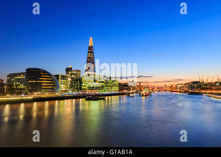 Nightscape certains autour de la rivière Thames à London, Royaume-Uni Banque D'Images