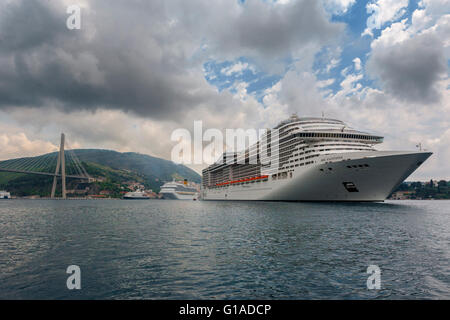 Les navires de croisière dans le port de Gruz, Luka Dubrovnik, Croatie Banque D'Images