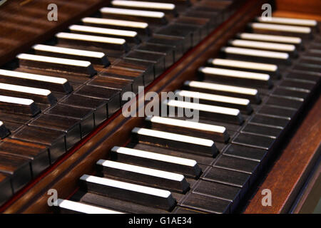 Vue rapprochée de l'ancien des touches de clavecin Banque D'Images