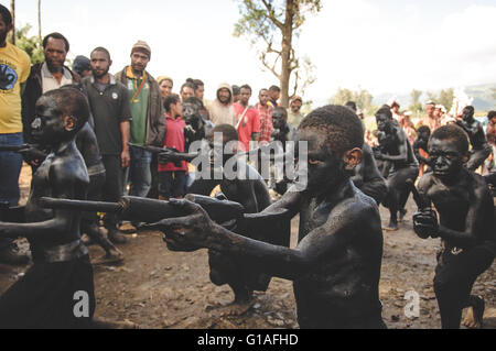 Le Groupe Marche Baiyer en Mt Hagen, Papouasie Nouvelle Guinée Banque D'Images