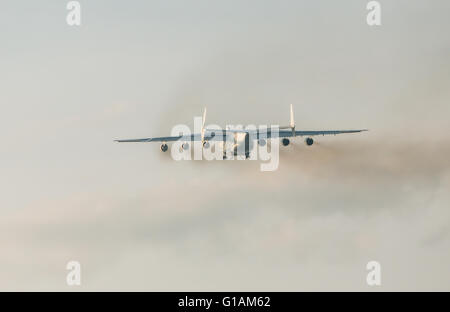 Antonov 225 Mriya départ de l'aéronef de l'aéroport Vaclava Havla à Prague Banque D'Images