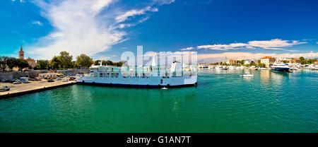 Ville de Zadar front de mer et du port de ferry vue panoramique, Dalmatie, Croatie Banque D'Images