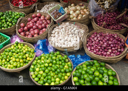 Sur l'affichage, de fruits du marché de My Tho, Vietnam Banque D'Images