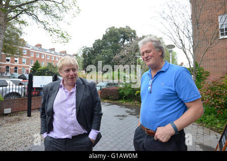 BORIS JOHNSON rencontre TIM MARTIN le jour de l'annonce du Brexit, Boris devient Premier ministre après une série de dons de Tim Martin au parti conservateur Banque D'Images