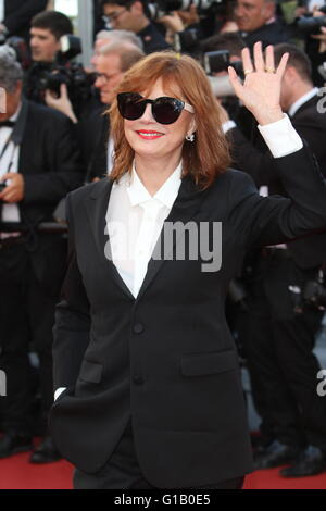 Cannes, France. Le 11 mai, 2016. Actrice Susan Sarandon assiste à la première mondiale de la société Café soirée d'ouverture et de gala la 69e Assemblée annuelle du Festival du Film de Cannes au Palais des Festivals de Cannes, France, le 11 mai 2016. Dpa : Crédit photo alliance/Alamy Live News Banque D'Images