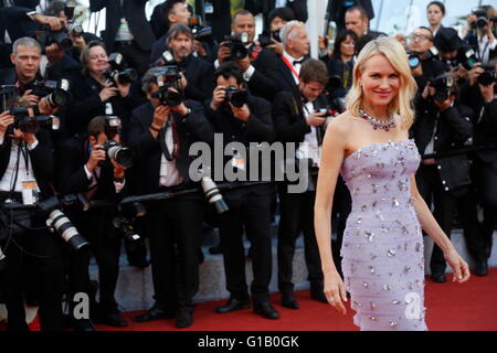 Cannes, France. Le 11 mai, 2016. L'actrice Naomi Watts assiste à la première mondiale de la société Café soirée d'ouverture et de gala la 69e Assemblée annuelle du Festival du Film de Cannes au Palais des Festivals de Cannes, France, le 11 mai 2016. Dpa : Crédit photo alliance/Alamy Live News Banque D'Images