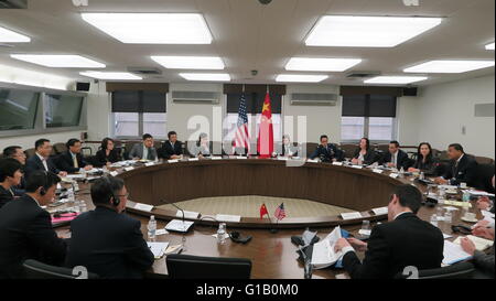 Washington, DC, USA. 12 mai, 2016. La Chine et les États-Unis tiennent leur premier dialogue sur l'espace coffre à Washington, DC, États-Unis, le 10 mai 2016. Au cours du dialogue, le mardi les deux parties ont échangé des vues sur des questions telles que l'espace politique, la coopération bilatérale et multilatérale de la sécurité sur l'espace initiatives spatiales. © Xinhua/Alamy Live News Banque D'Images